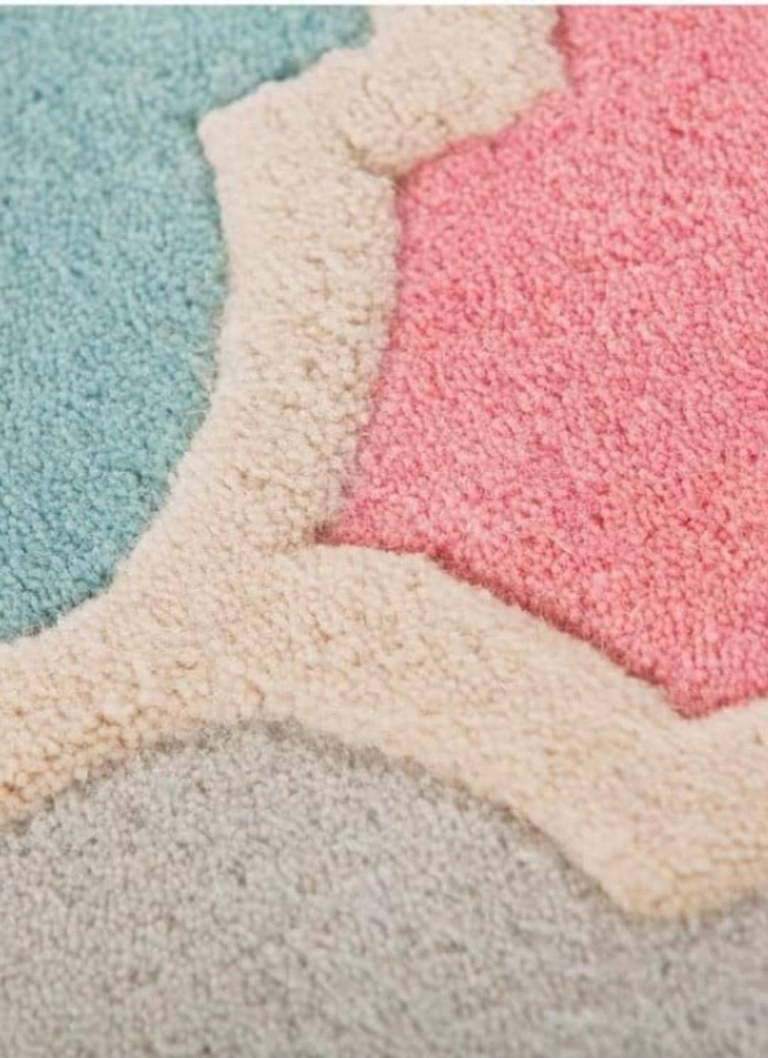 Colorful Floral Wool Rug – Hand-Tufted Elegance for Modern Spaces - Image 3